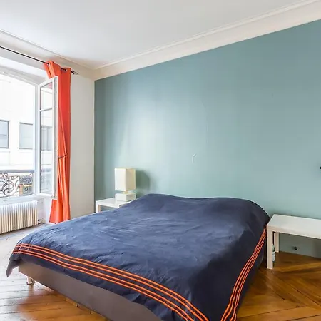 Near Trocadero Eiffel Tower View Apartment *